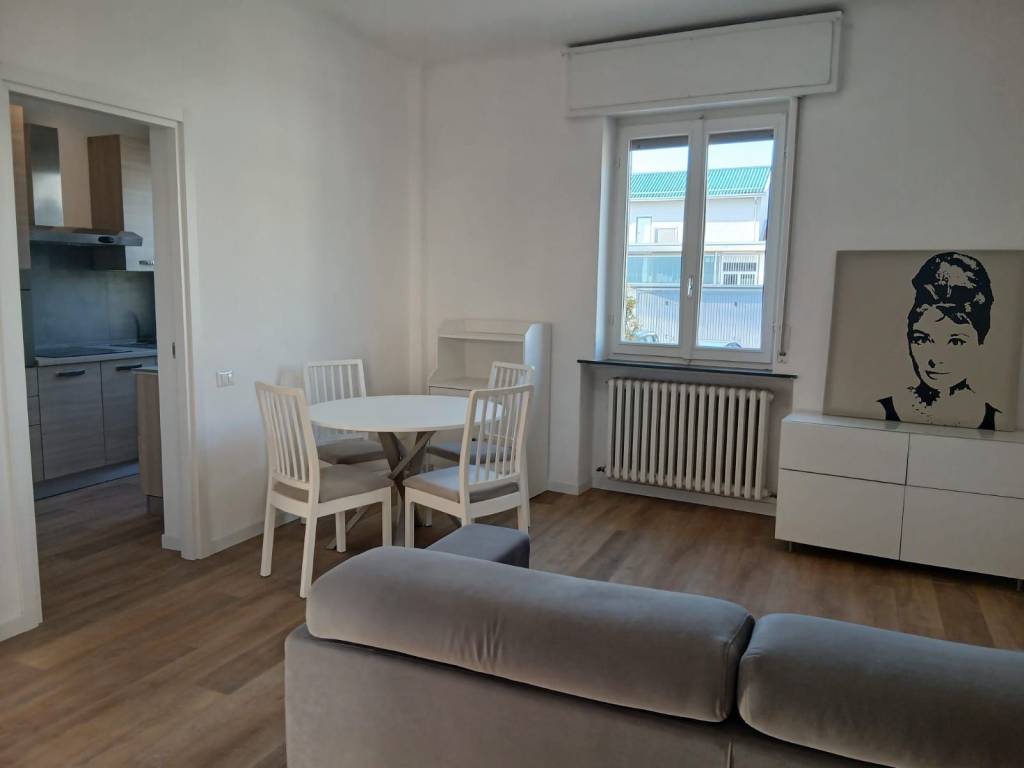 appartamento in affitto a Locate Varesino