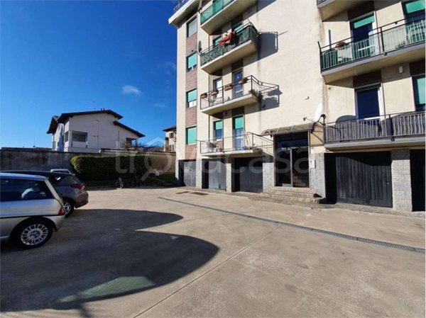 appartamento in affitto a Locate Varesino