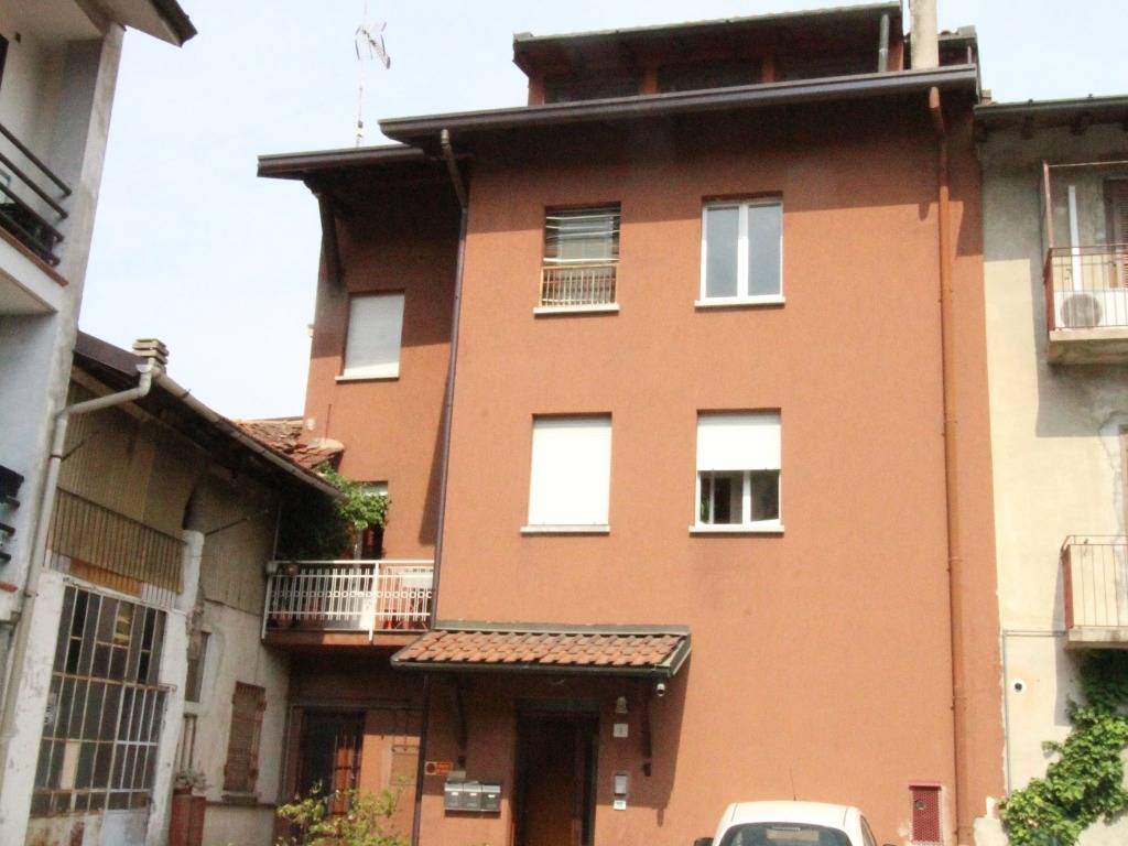 appartamento in affitto a Lomazzo