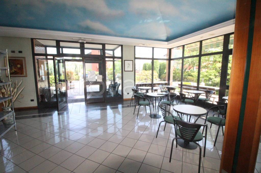 negozio in affitto a Lomazzo