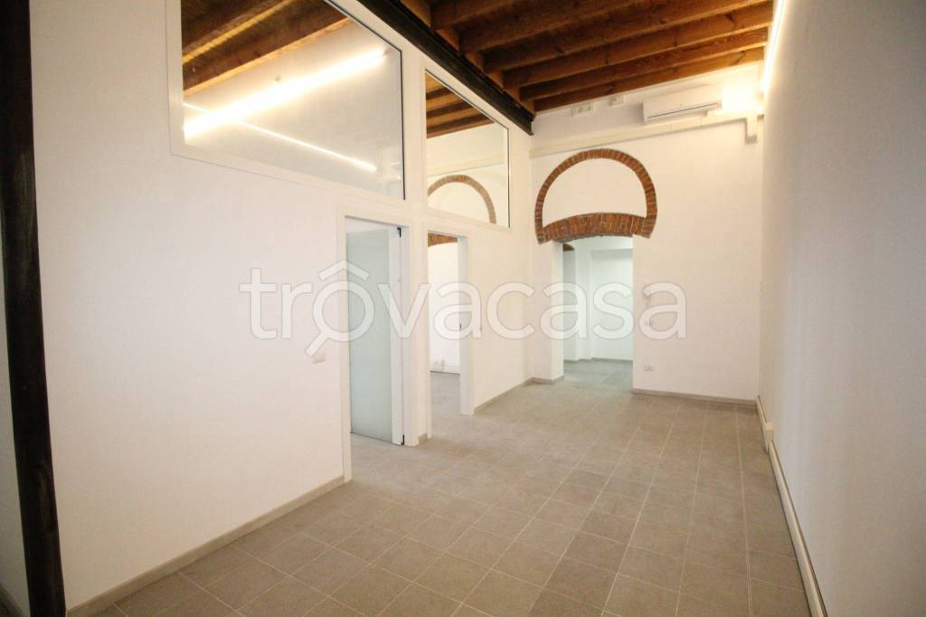 ufficio in affitto a Lomazzo