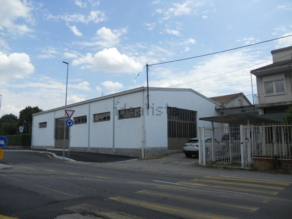 capannone in affitto a Lomazzo in zona Manera
