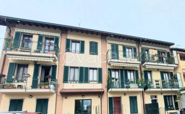 appartamento in affitto a Lomazzo in zona Manera