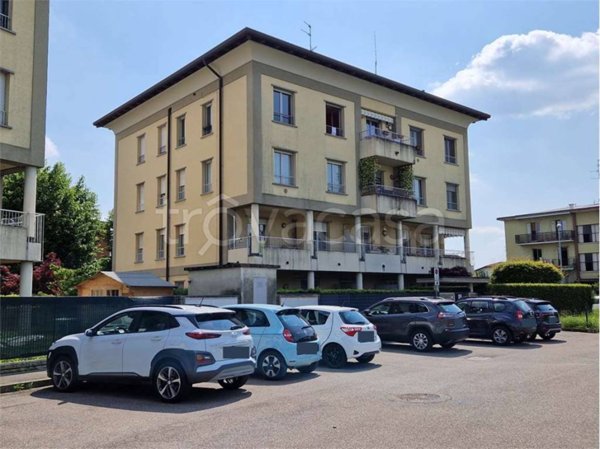 appartamento in affitto a Lomazzo