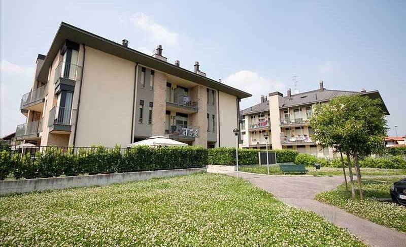 appartamento in affitto a Lomazzo
