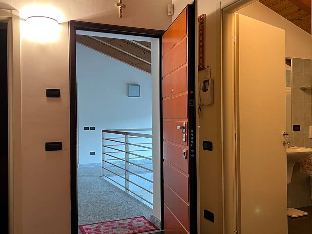 appartamento in affitto a Lomazzo