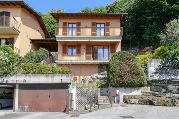 casa indipendente in affitto a Longone al Segrino