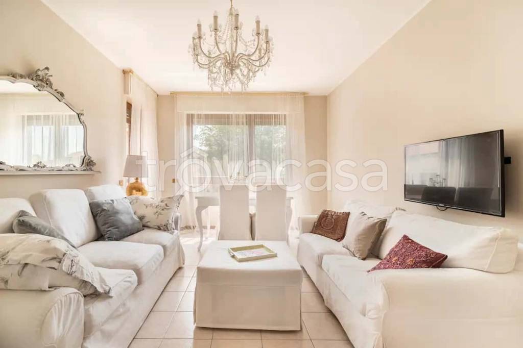 appartamento in affitto a Luisago in zona Portichetto