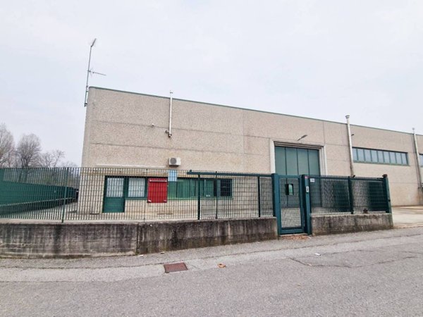 locale commerciale in affitto a Lurago d'Erba
