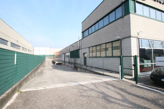 locale commerciale in affitto a Lurago Marinone