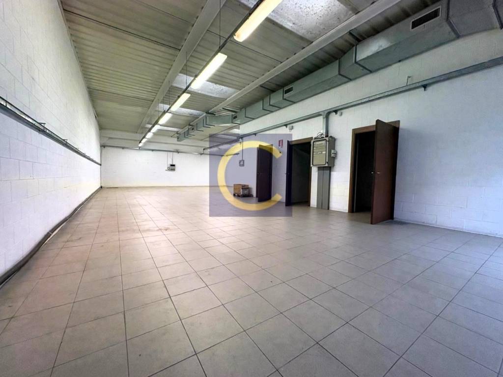 locale commerciale in affitto a Lurago Marinone