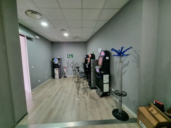 negozio in affitto a Lurate Caccivio