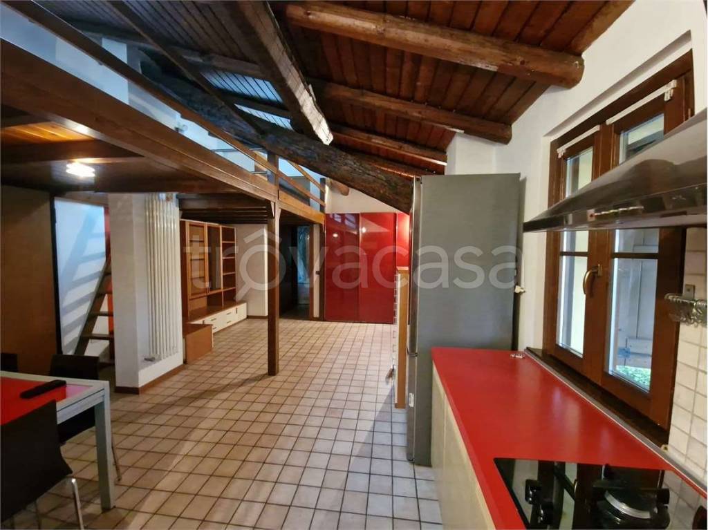 appartamento in affitto a Lurate Caccivio