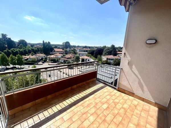 appartamento in affitto a Lurate Caccivio