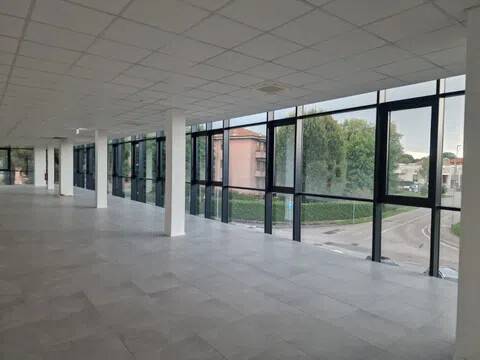 negozio in affitto a Lurate Caccivio