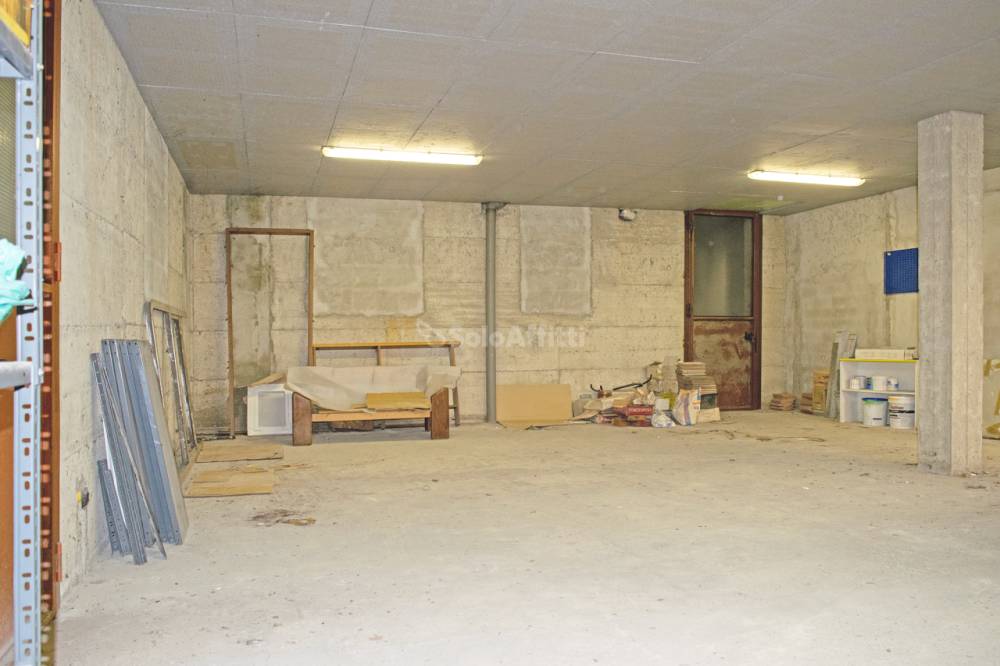 locale di sgombero in affitto a Mariano Comense