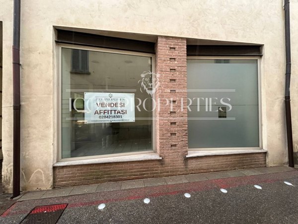 negozio in affitto a Mariano Comense