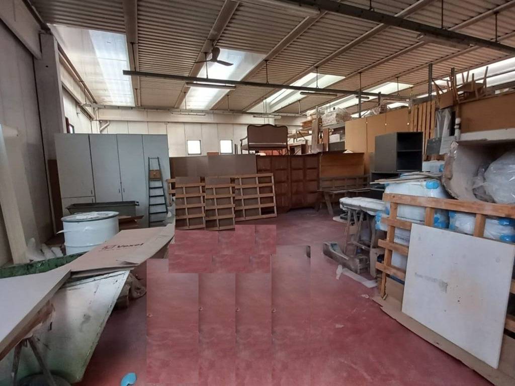 locale commerciale in affitto a Mariano Comense