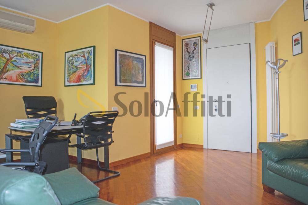 ufficio in affitto a Mariano Comense