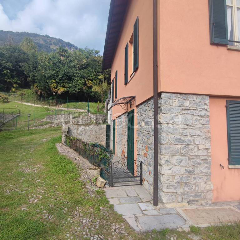 appartamento in affitto a Maslianico