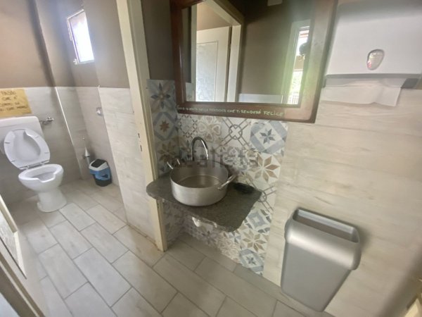 locale commerciale in affitto a Maslianico