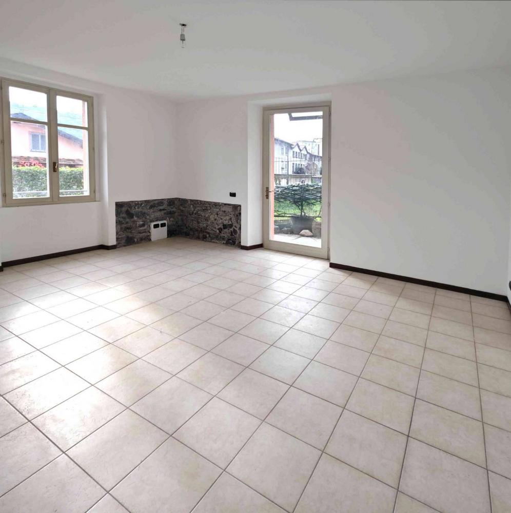 appartamento in affitto a Maslianico