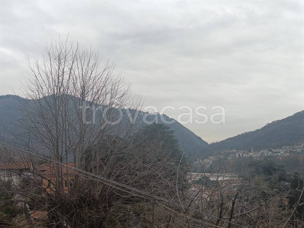 appartamento in affitto a Maslianico