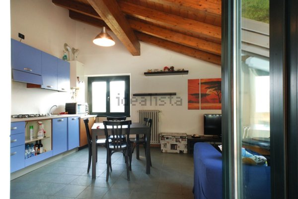 appartamento in affitto a Maslianico