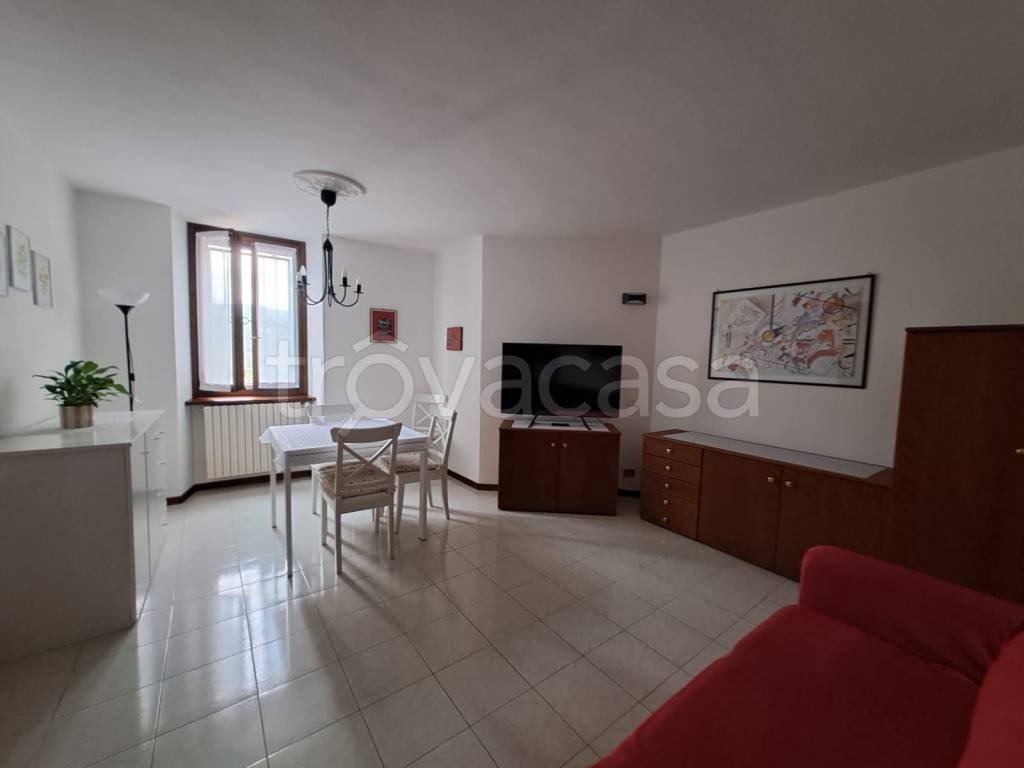 appartamento in affitto a Maslianico