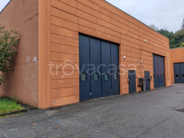 locale commerciale in affitto a Merone