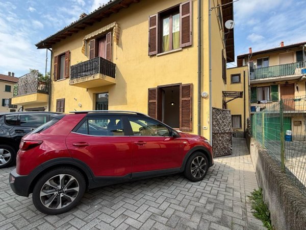appartamento in affitto a Montano Lucino in zona Lucino