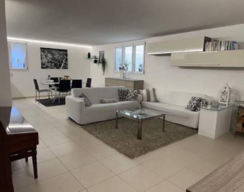 appartamento in affitto a Montano Lucino