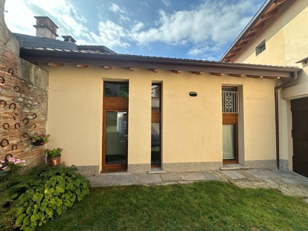 casa indipendente in affitto a Montano Lucino in zona Lucino