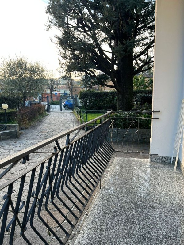 appartamento in affitto a Montano Lucino in zona Lucino