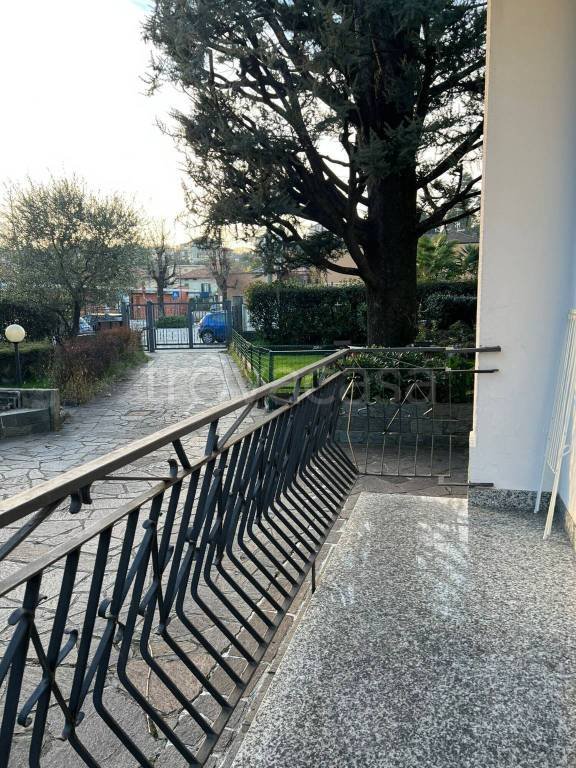 appartamento in affitto a Montano Lucino in zona Lucino