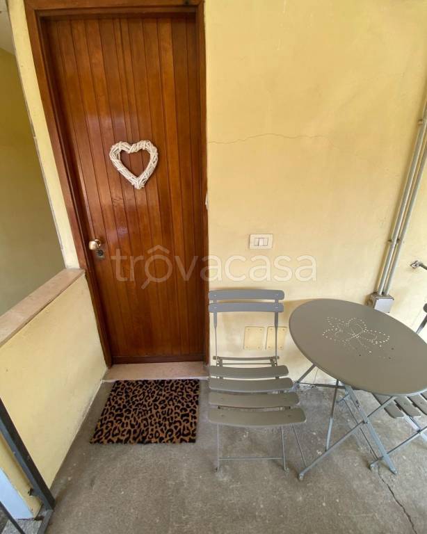 appartamento in affitto a Montano Lucino in zona Lucino