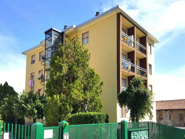 appartamento in affitto a Montano Lucino in zona Lucino