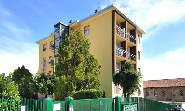 appartamento in affitto a Montano Lucino