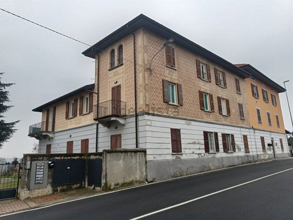 appartamento in affitto a Montano Lucino in zona Montano