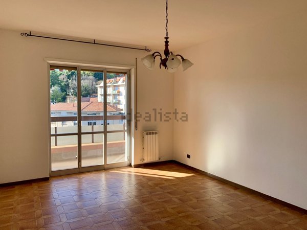 appartamento in affitto a Montano Lucino