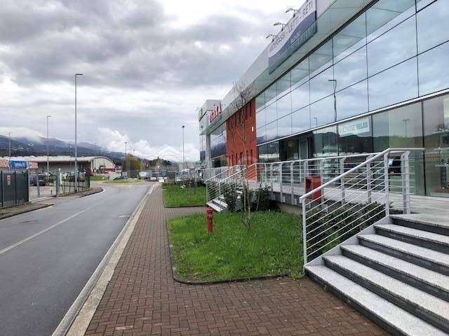 appartamento in affitto a Montano Lucino in zona Lucino