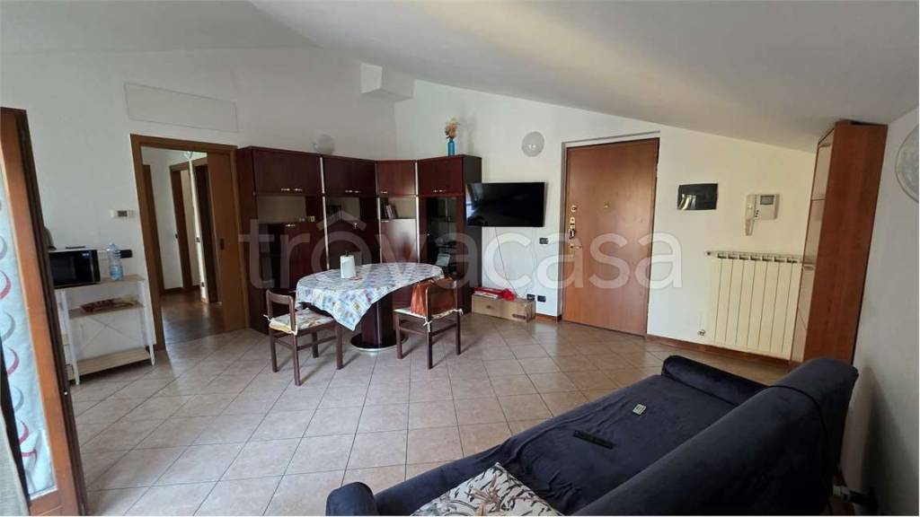 appartamento in affitto a Mozzate