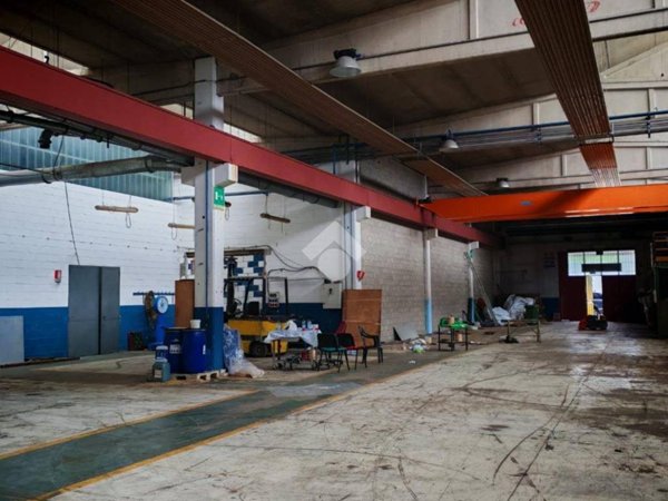 locale commerciale in affitto a Mozzate