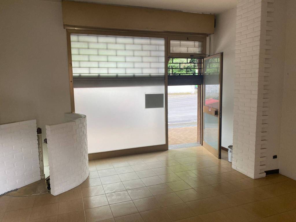 negozio in affitto a Mozzate