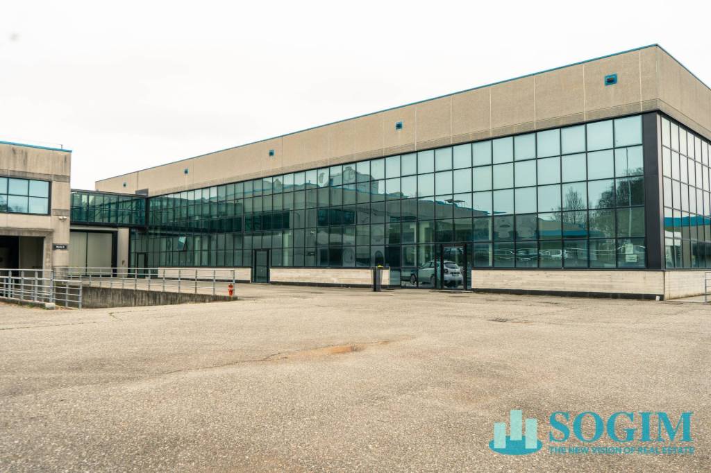 locale commerciale in affitto ad Olgiate Comasco