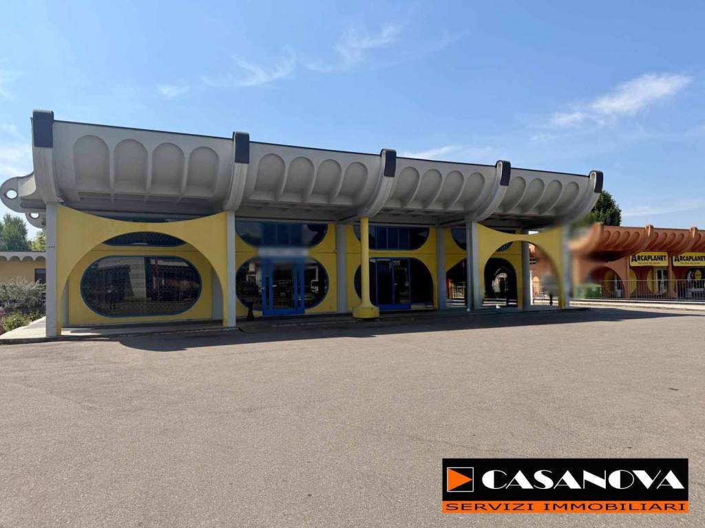 negozio in affitto ad Olgiate Comasco