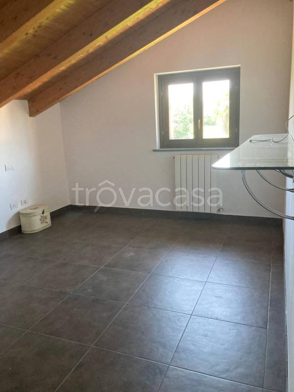 appartamento in affitto ad Olgiate Comasco in zona Rongio