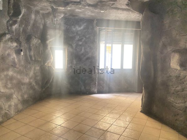 locale commerciale in affitto ad Oltrona di San Mamette
