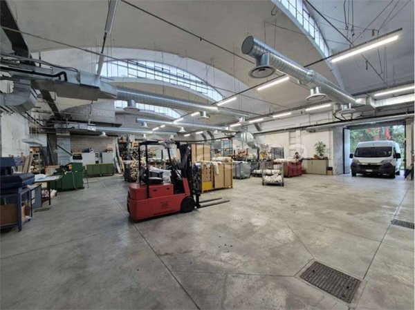 locale commerciale in affitto a Rovellasca
