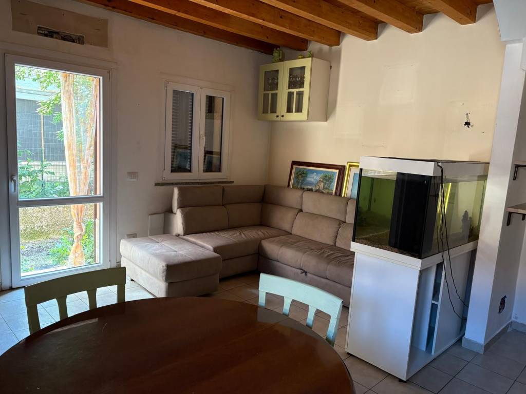 appartamento in affitto a Rovellasca